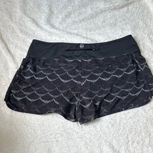 VINEYARD VINES WOMENS SHORT S